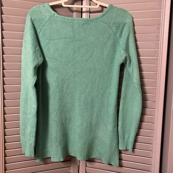 Cyrus Women's long sleeve cable knit sweater, pale mint green, Size M - Picture 2 of 14